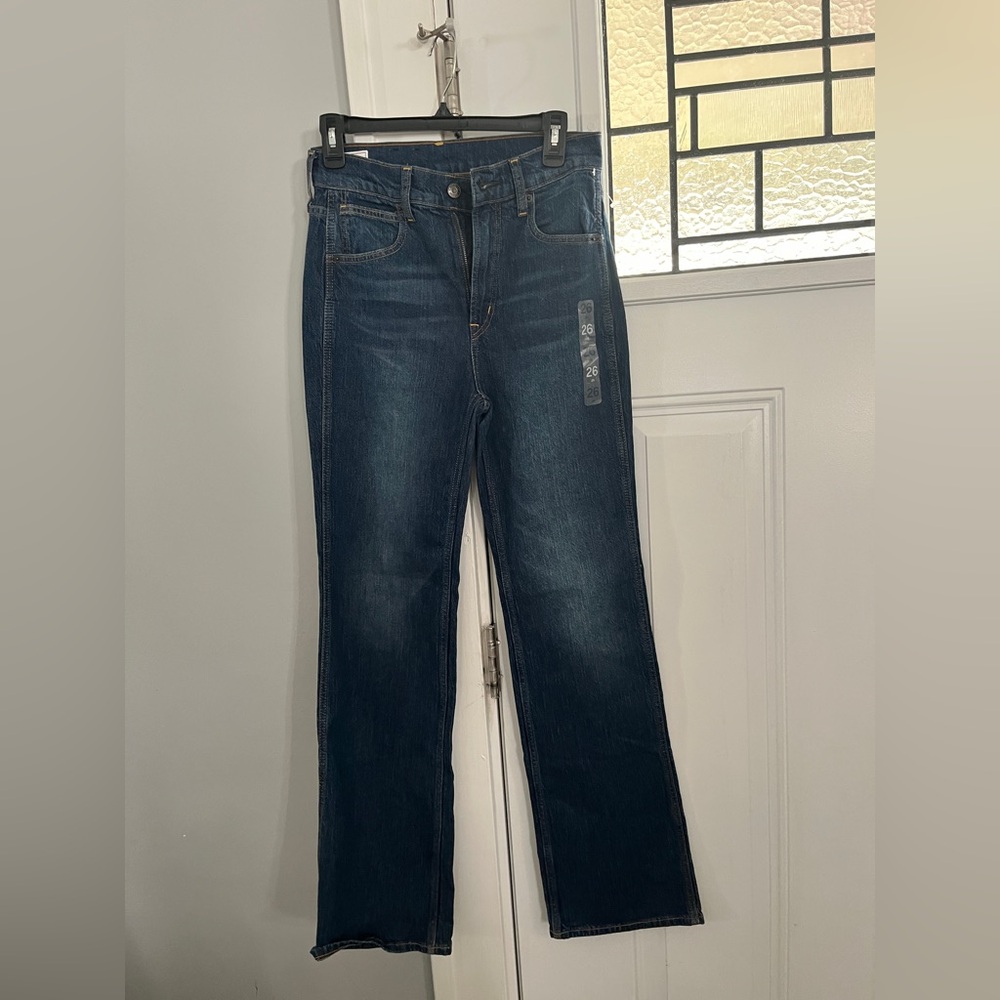 NEW GAP HIGH RISE FLARE JEAN SZ 26w